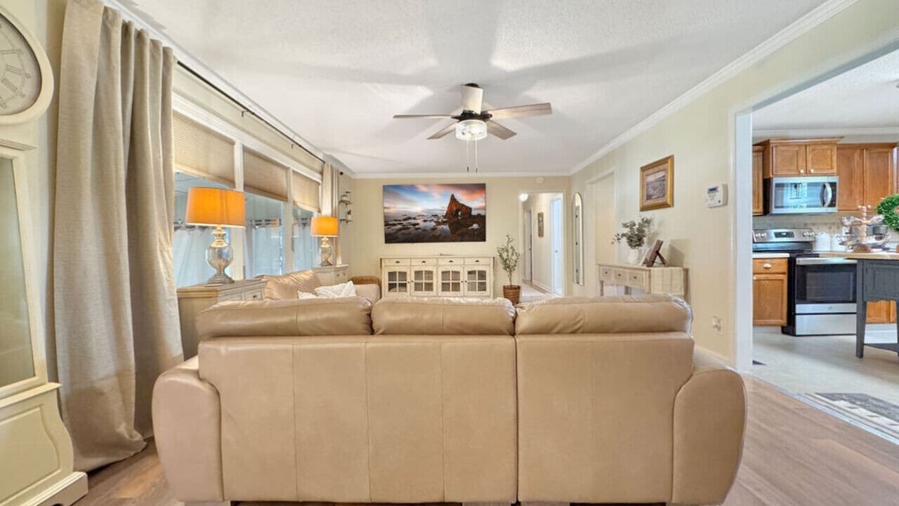 Photo of Livingroom in Skyland Park