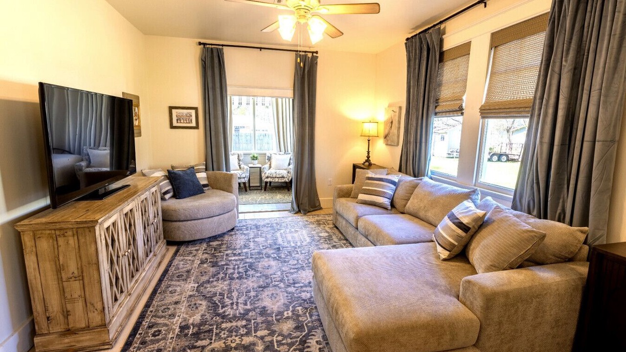 Photo of Livingroom in Mandeville