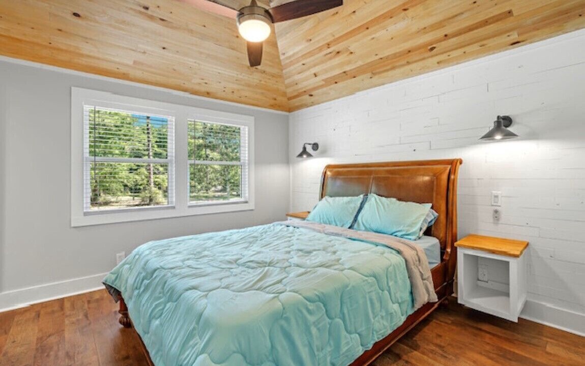 Photo of Bedroom in Gulf Shores