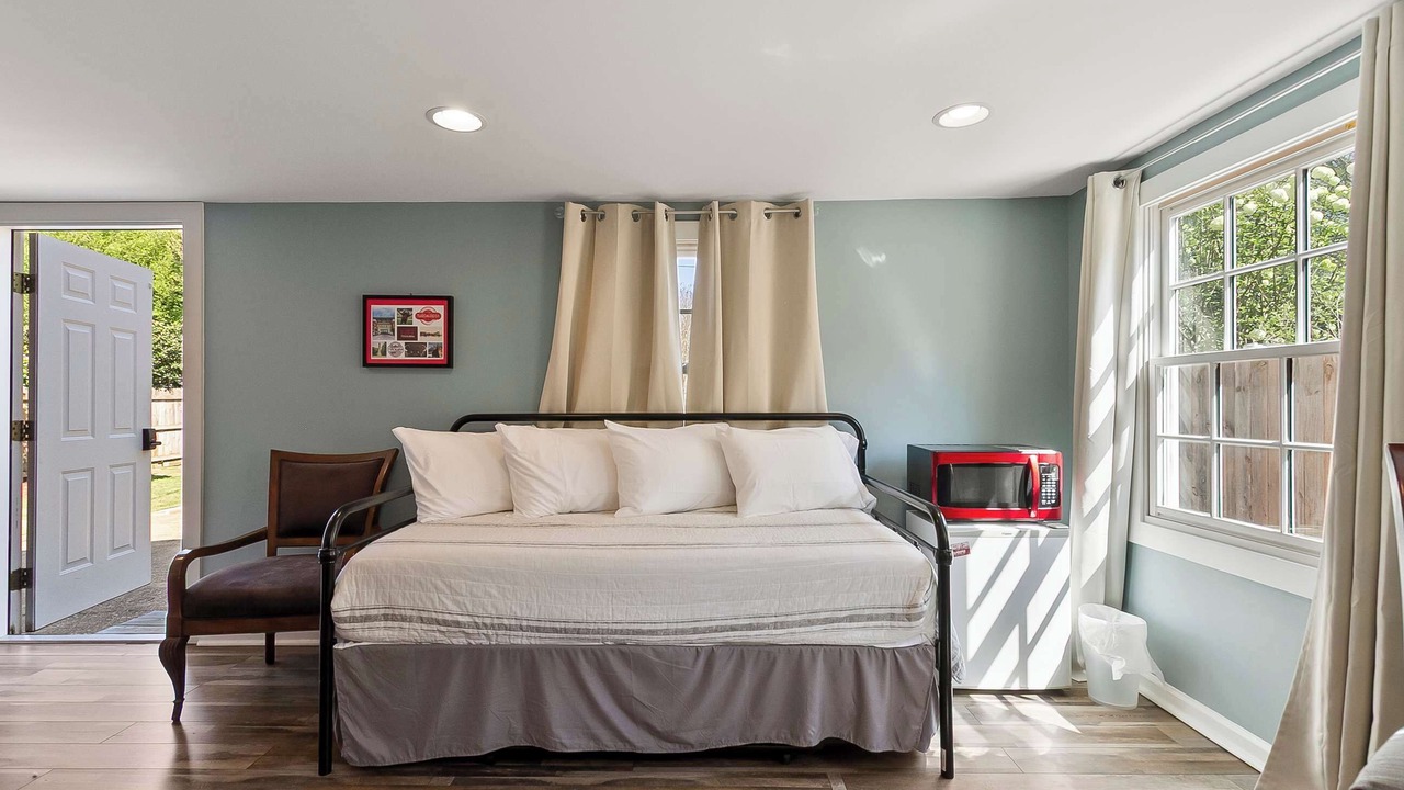 Photo of Bedroom in Tuscaloosa