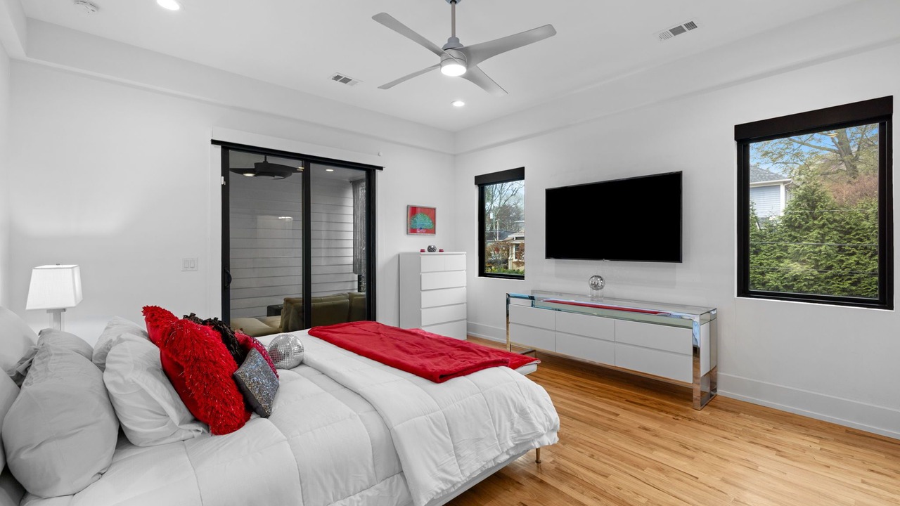Photo of Bedroom in Midtown