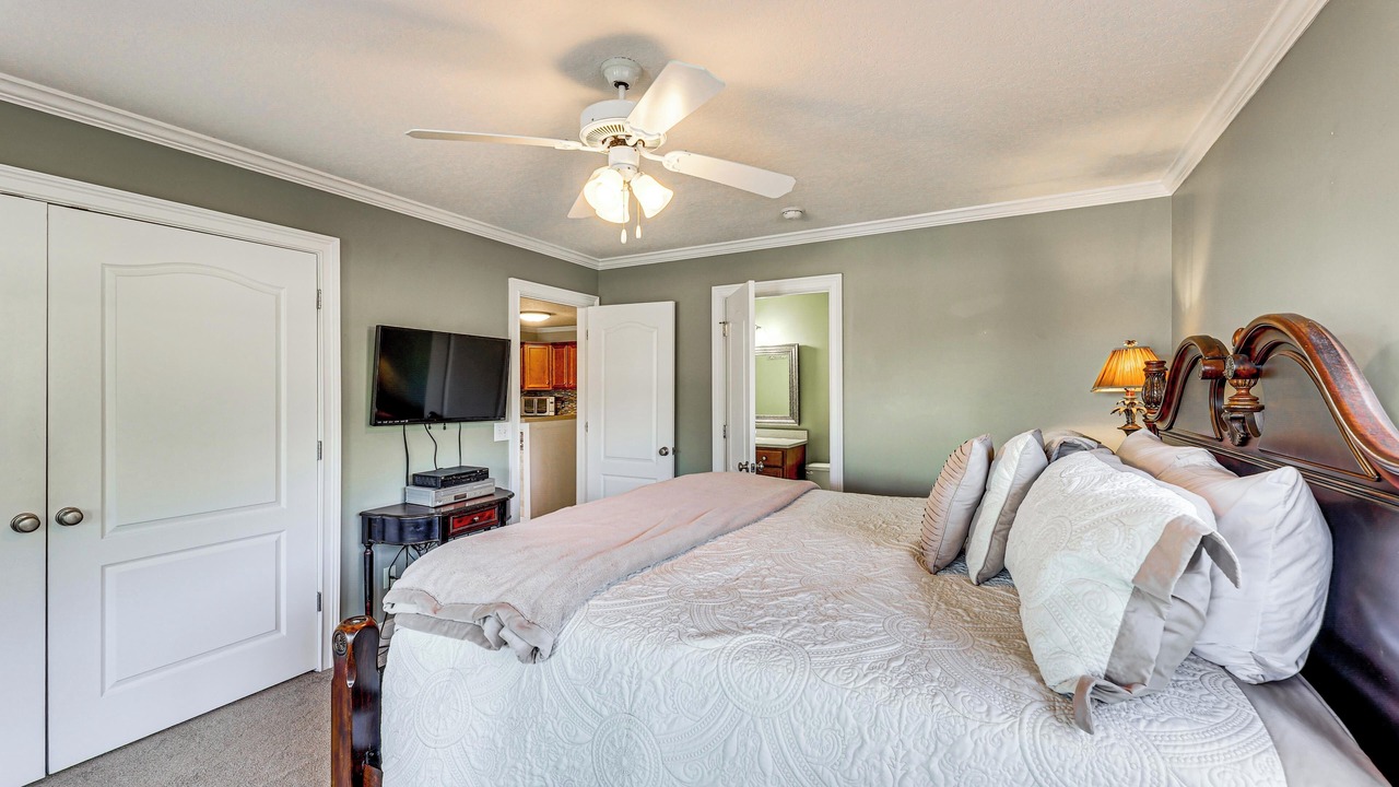 Photo of Bedroom in Alexander City
