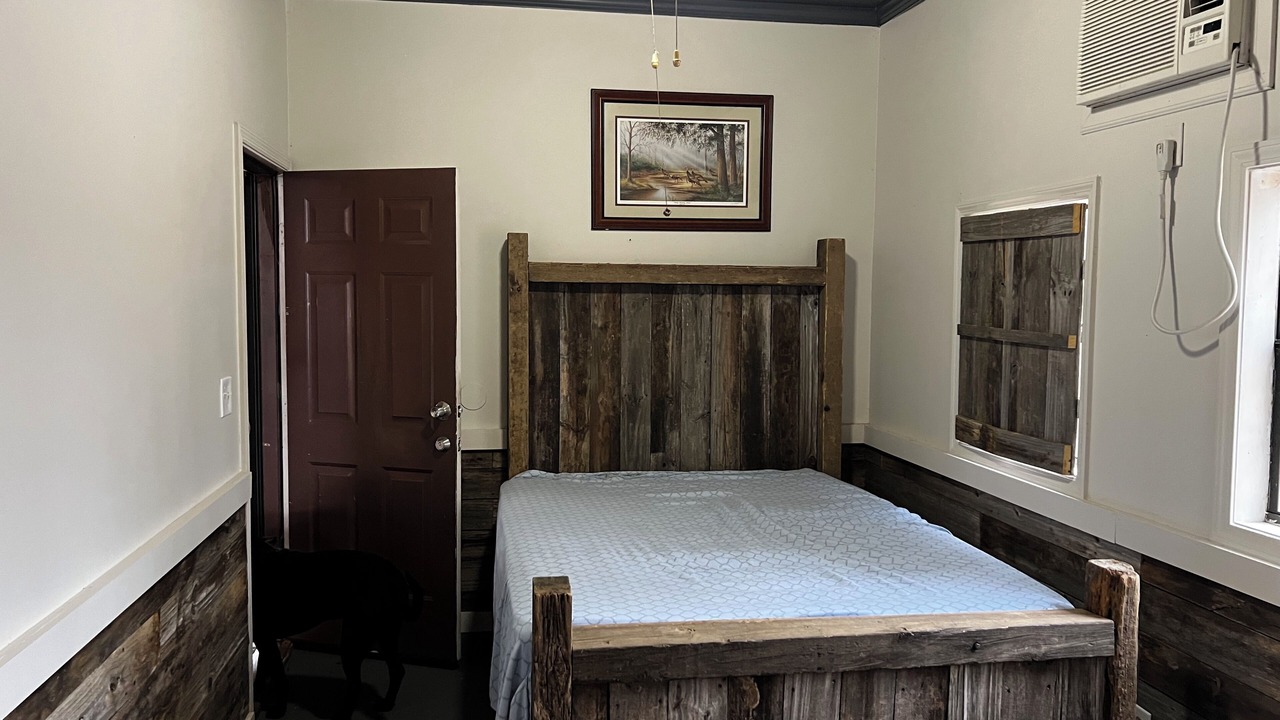 Photo of Bedroom in Lowndesboro