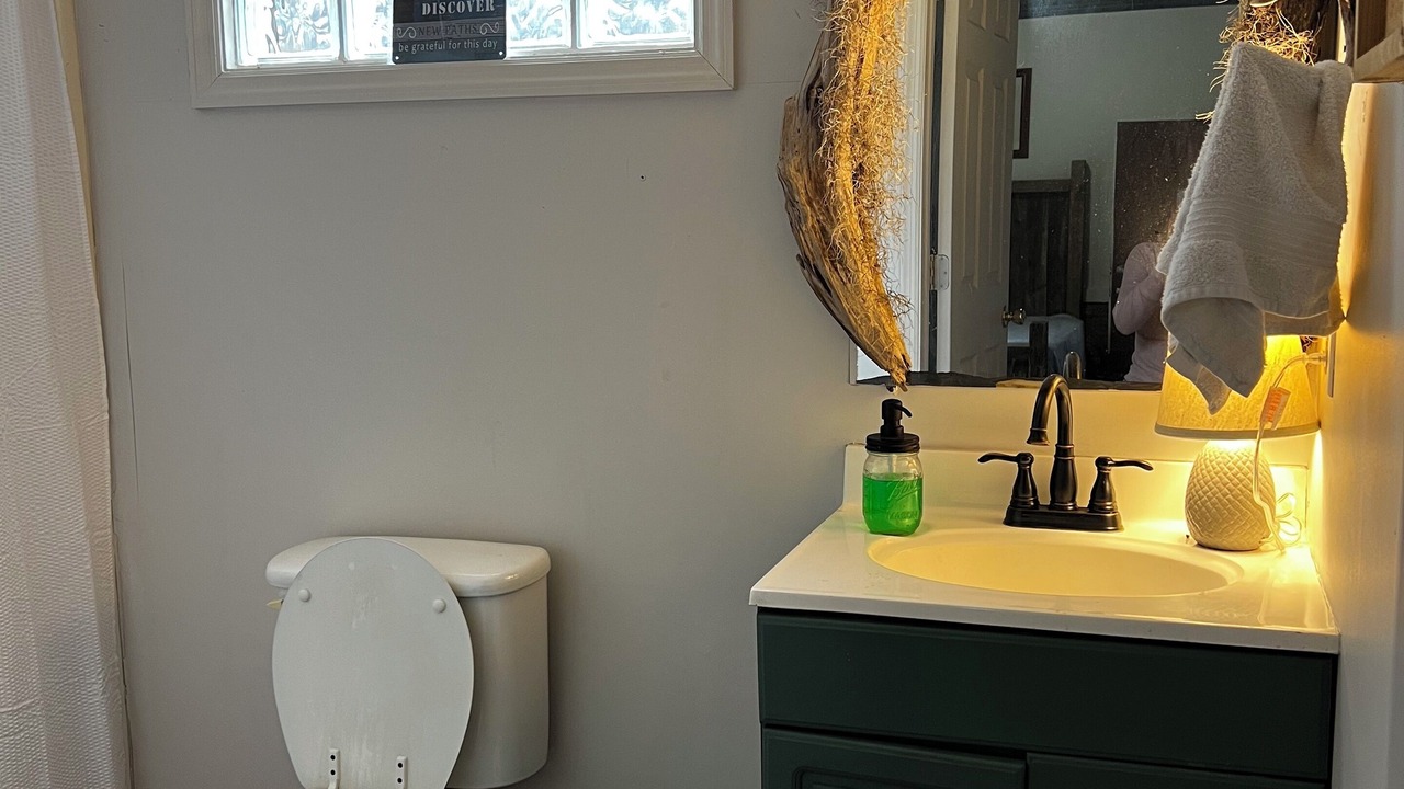 Photo of Bathroom in Lowndesboro
