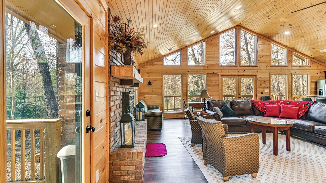 Photo of Livingroom in Northport