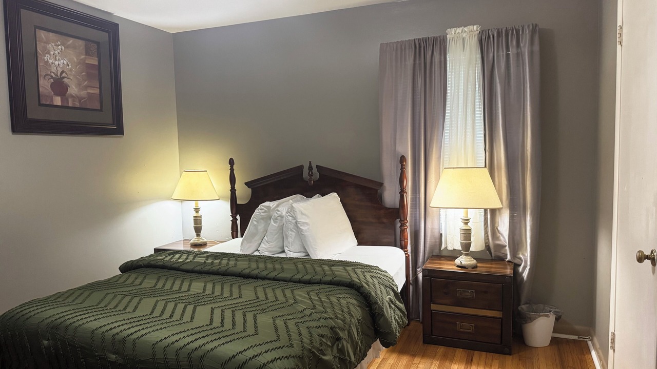 Photo of Bedroom in Normal