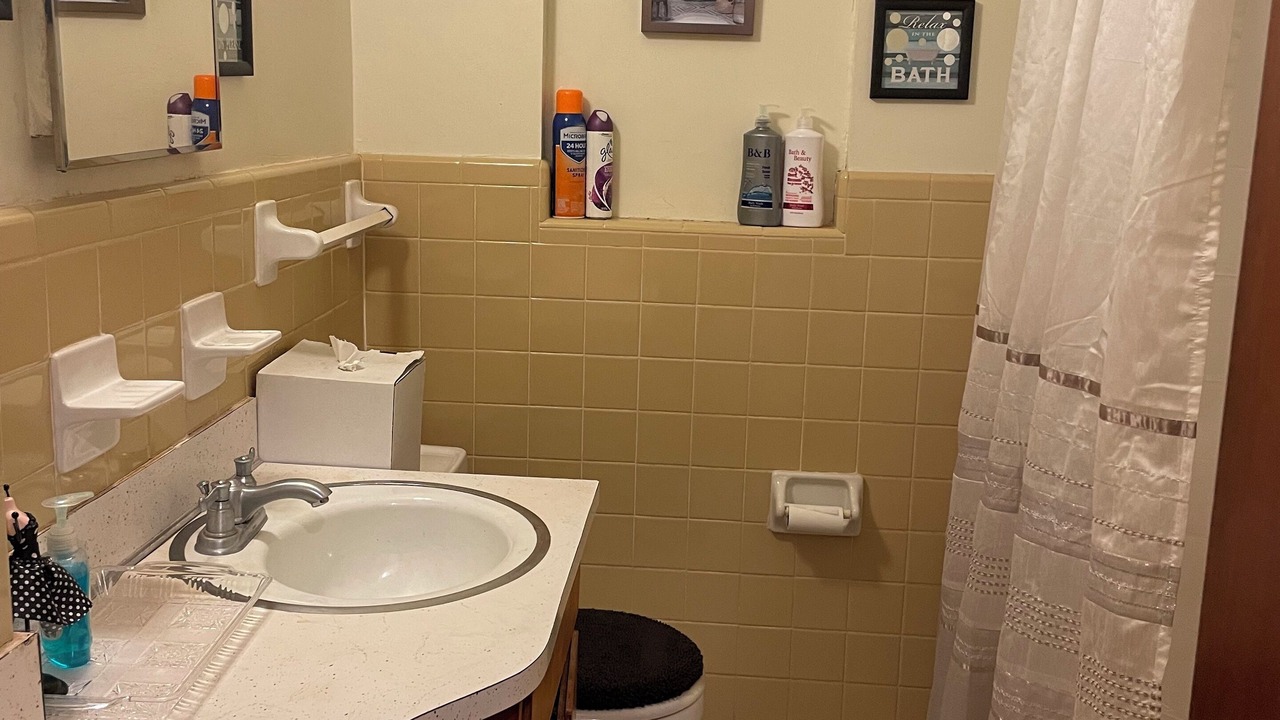 Photo of Bathroom in Normal