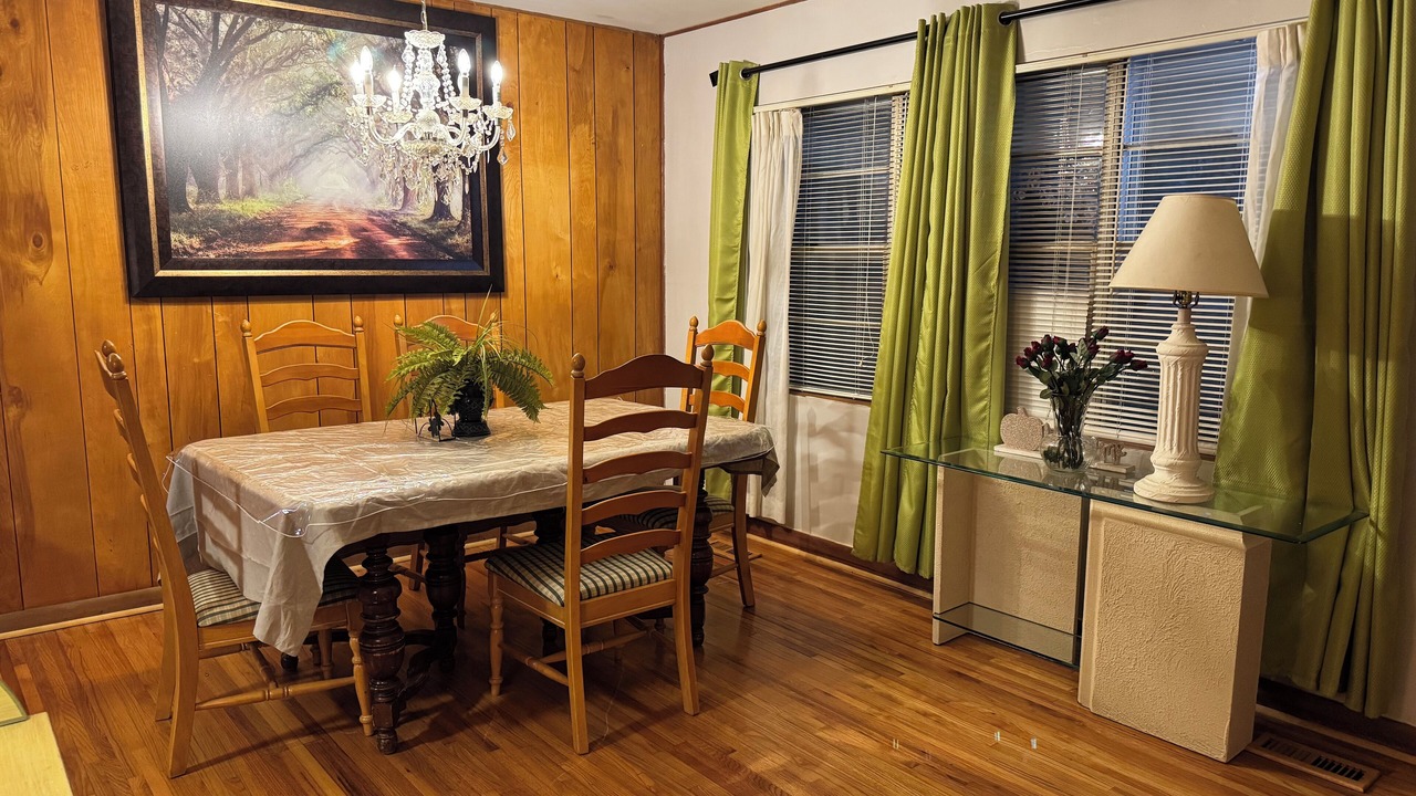 Photo of Livingroom in Normal