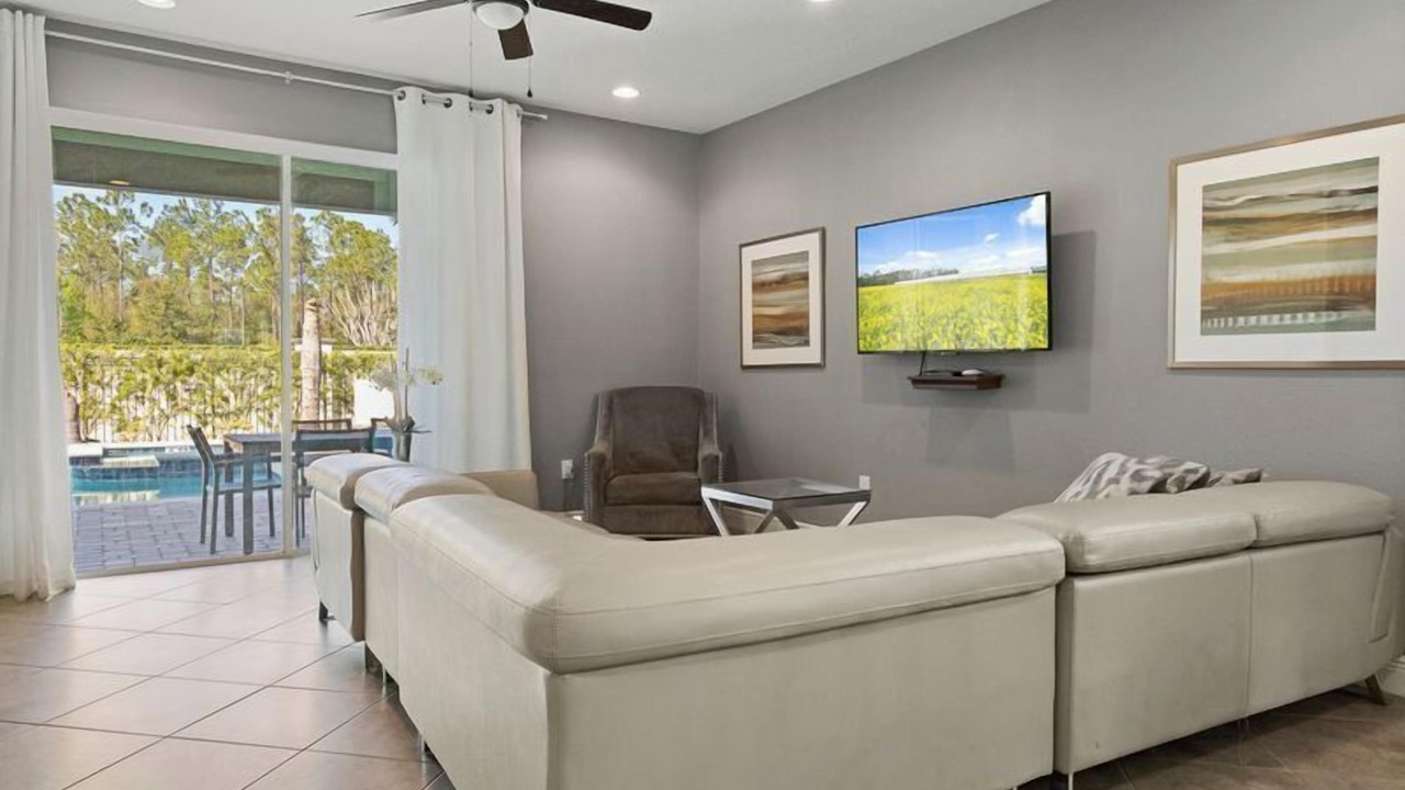 Photo of Livingroom in Davenport