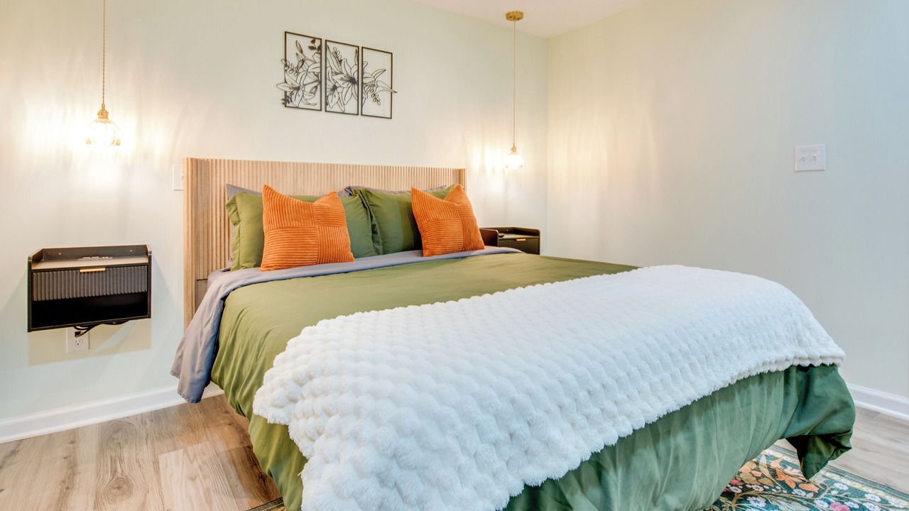 Photo of Bedroom in Candler-McAfee