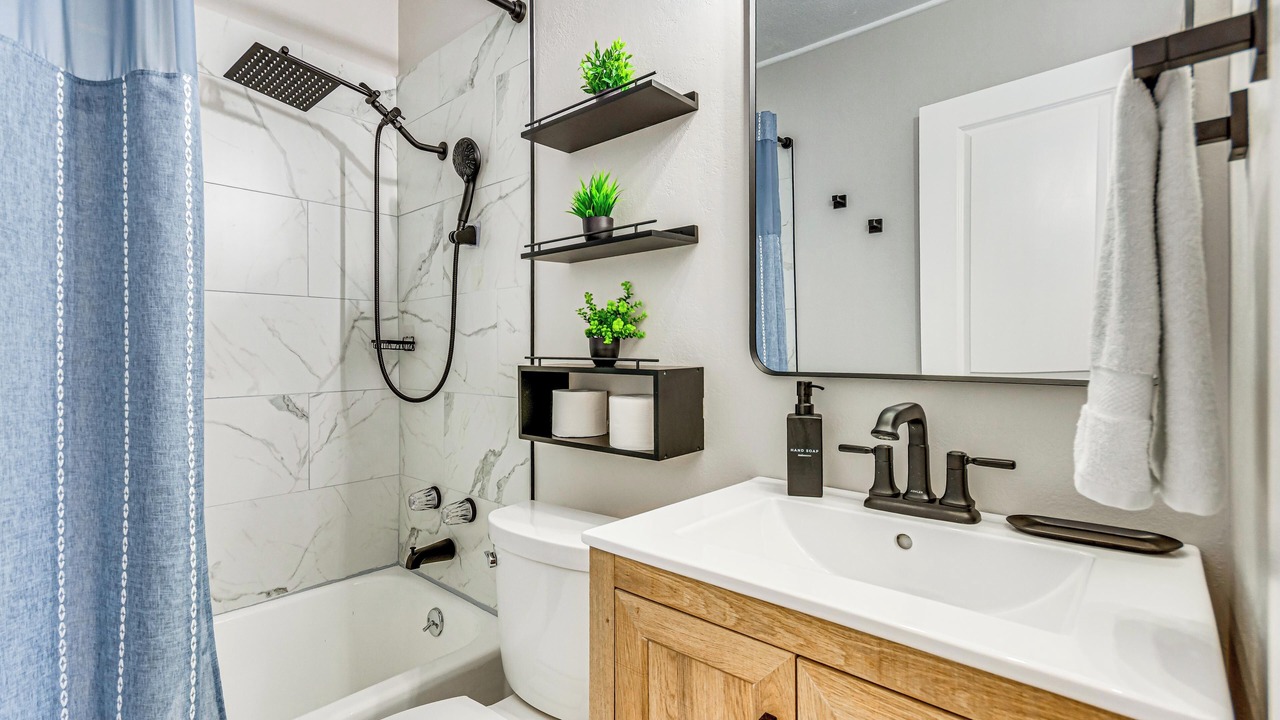 Photo of Bathroom in Navy Point