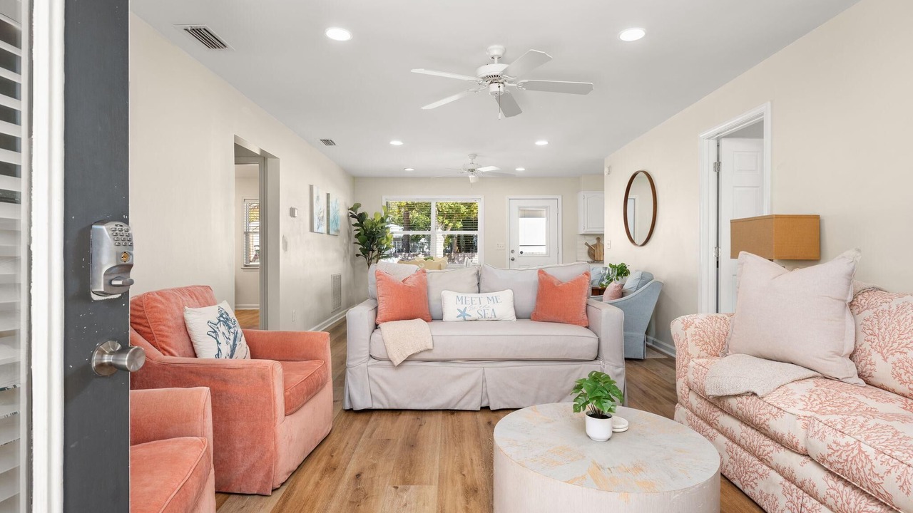 Photo of Livingroom in Bid-a-wee Beach
