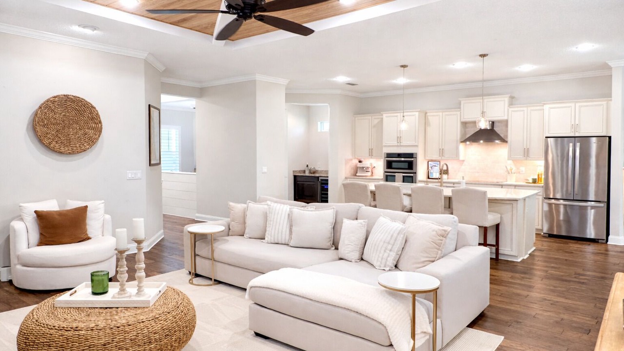 Photo of Livingroom in Amelia City