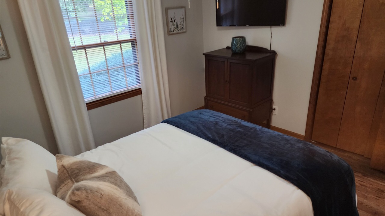 Photo of Bedroom in Six Mile