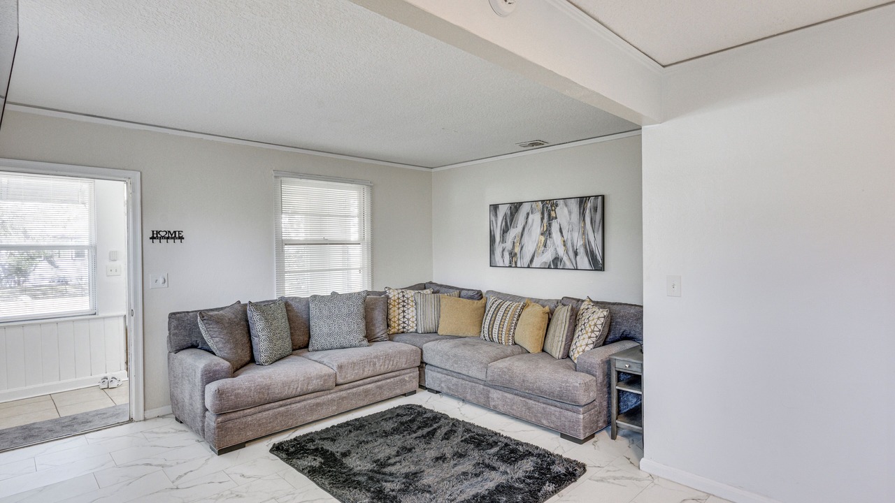 Photo of Livingroom in Jacksonville