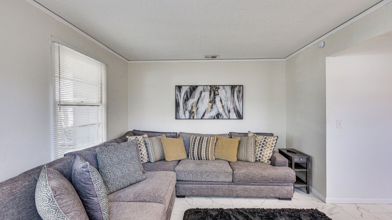 Photo of Livingroom in Jacksonville