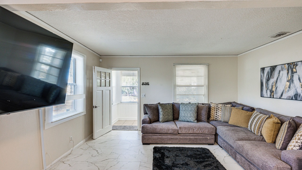 Photo of Livingroom in Jacksonville