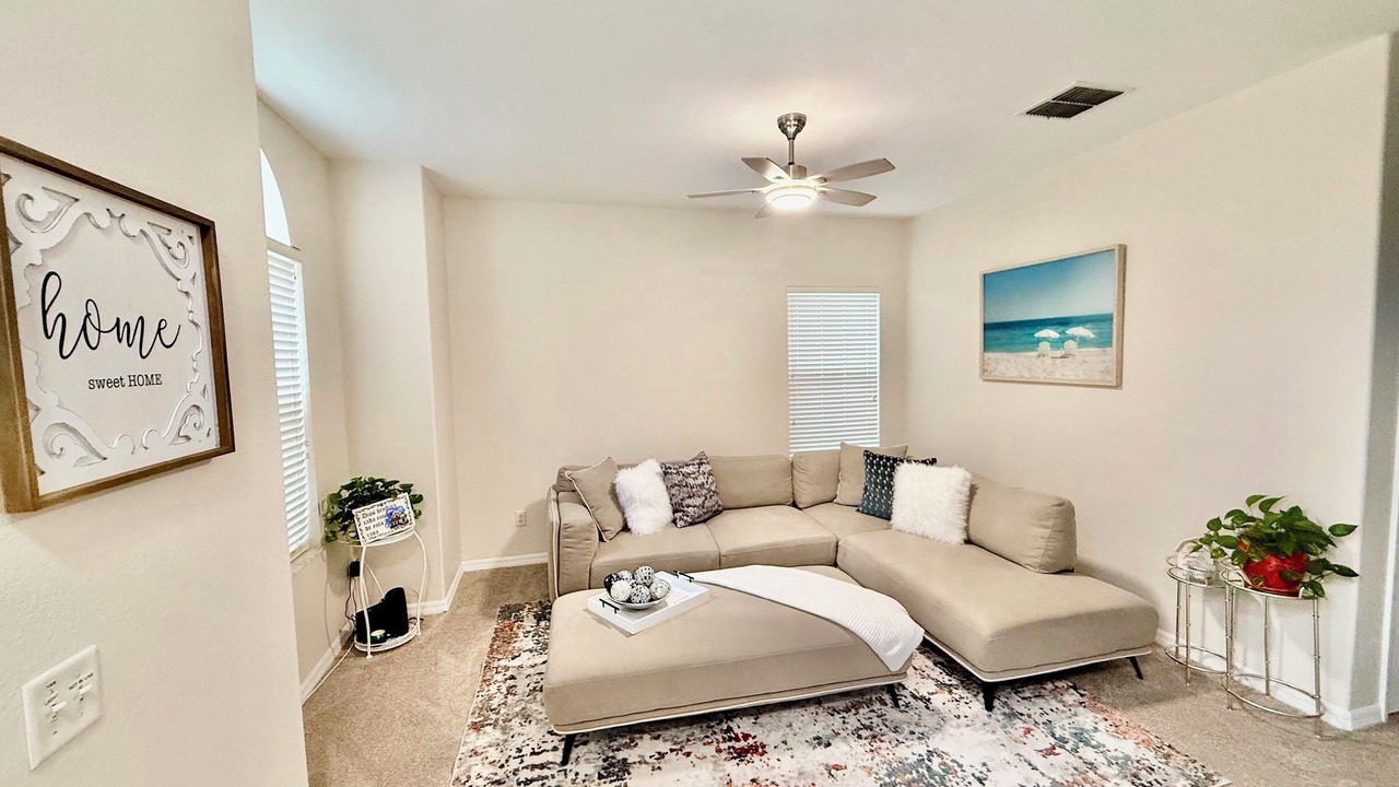 Photo of Livingroom in Tuscan Ridge