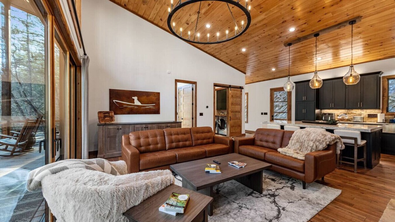 Photo of Livingroom in Ellijay