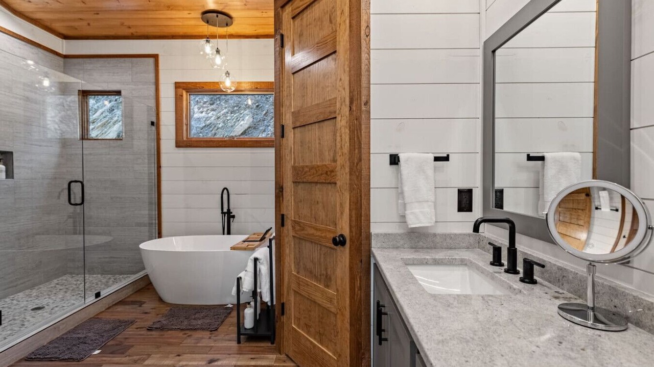 Photo of Bathroom in Ellijay