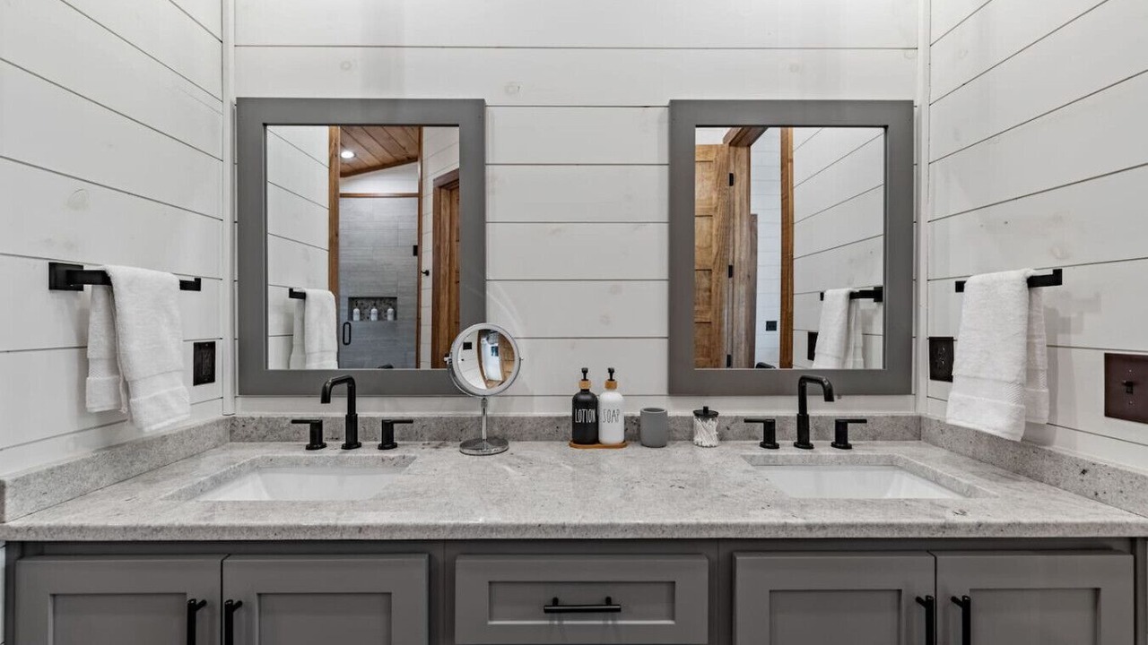 Photo of Bathroom in Ellijay