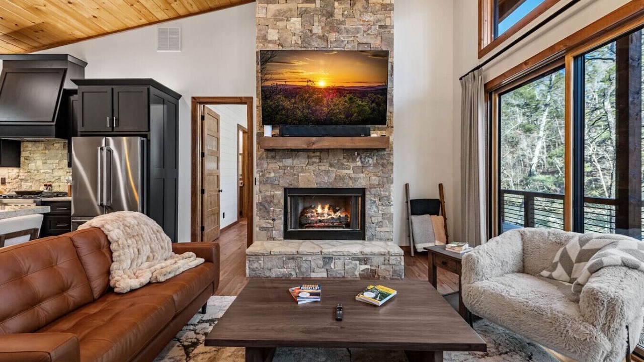 Photo of Livingroom in Ellijay
