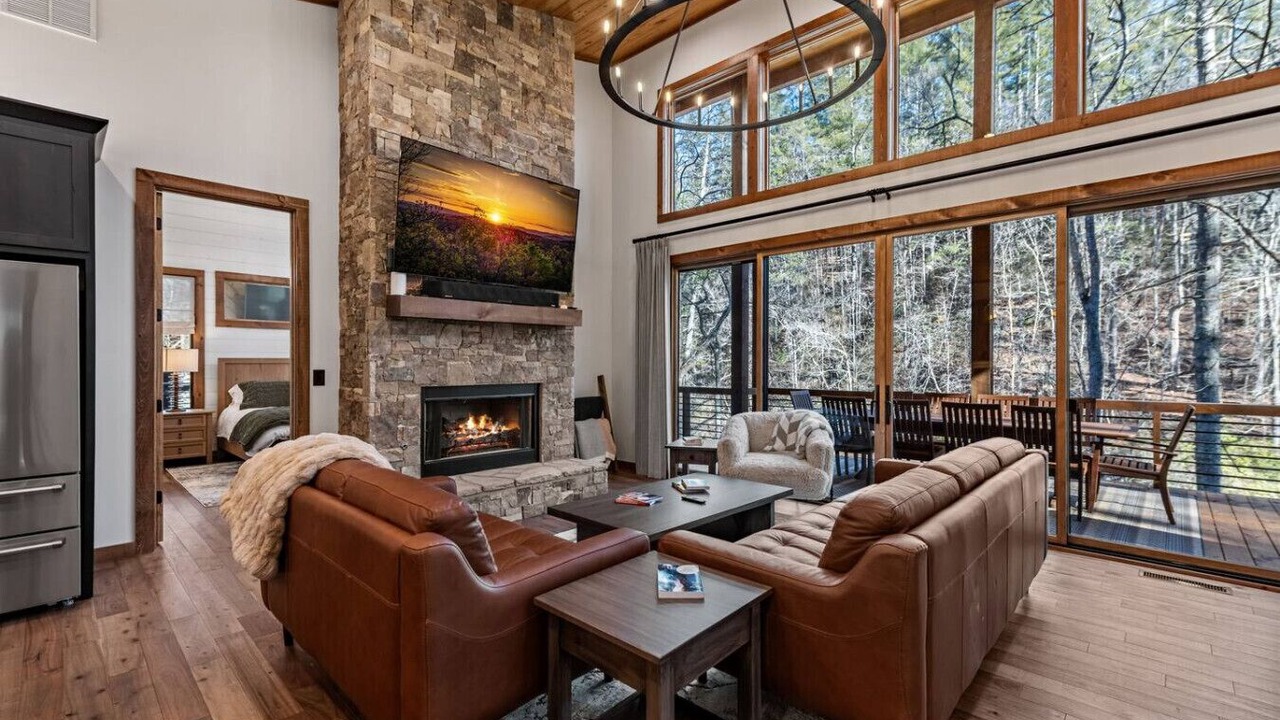 Photo of Livingroom in Ellijay