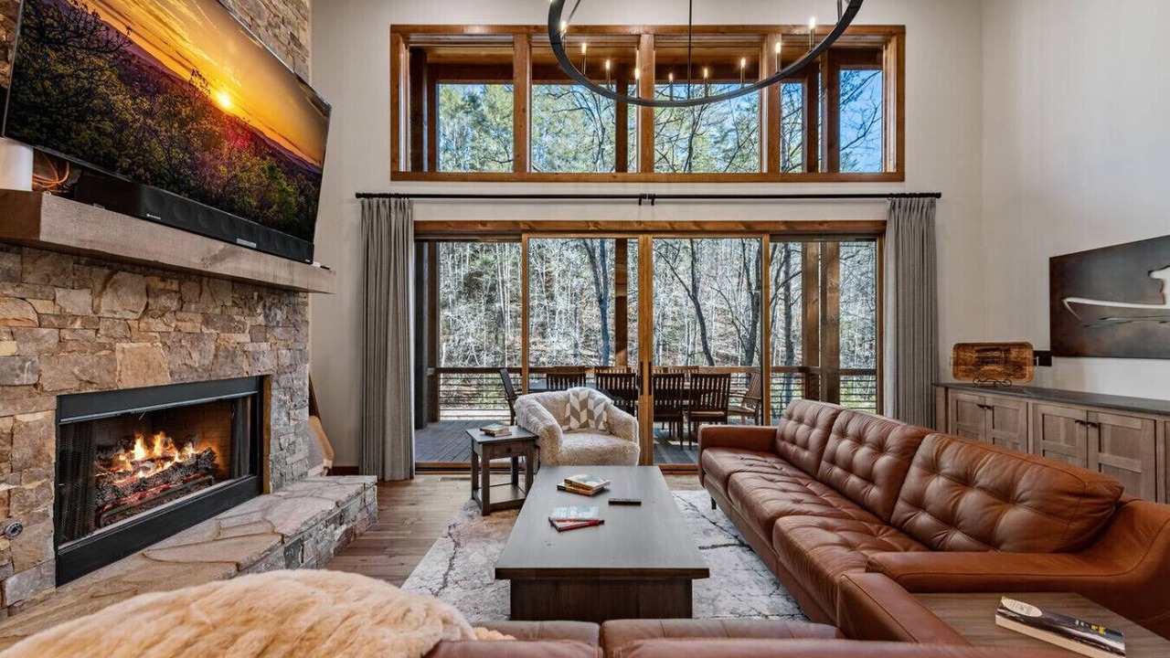 Photo of Livingroom in Ellijay