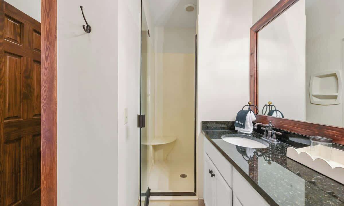 Photo of Bathroom in Lake Oconee