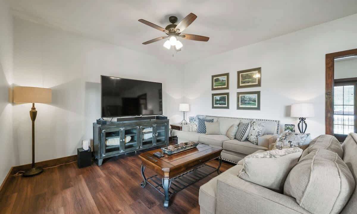 Photo of Livingroom in Lake Oconee