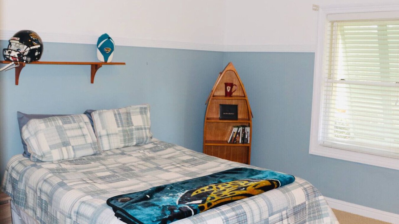 Photo of Bedroom in Palm Valley