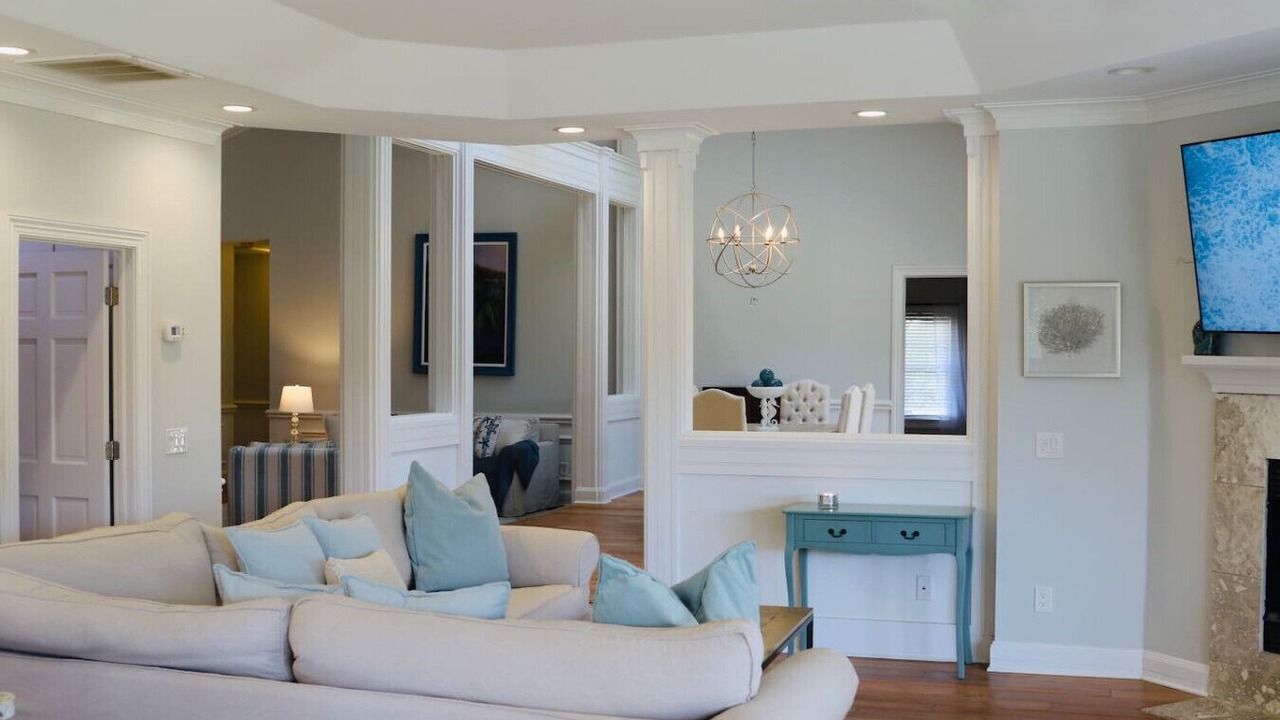 Photo of Livingroom in Palm Valley