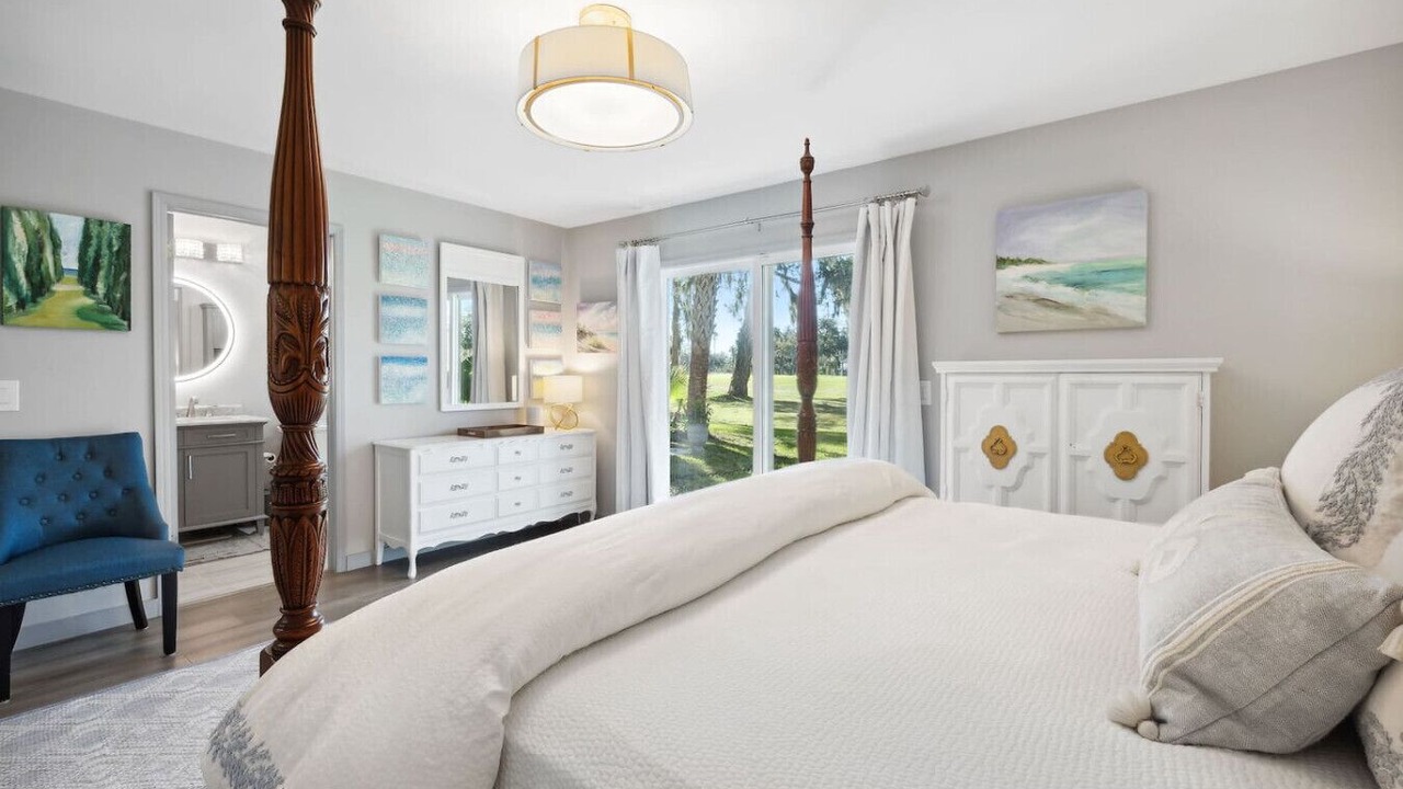 Photo of Bedroom in Palm Valley