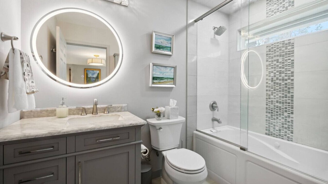 Photo of Bathroom in Palm Valley