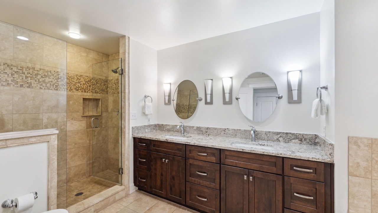 Photo of Bathroom in Gulf District