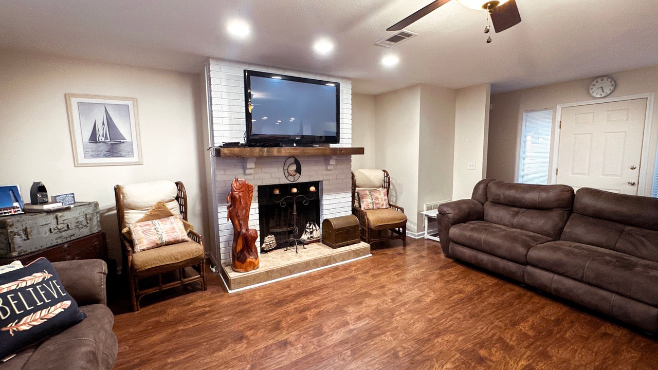 Photo of Livingroom in Grande Lagoon Lakes