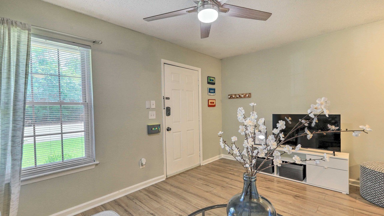 Photo of Livingroom in Auburn