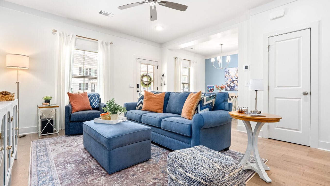 Photo of Livingroom in Auburn