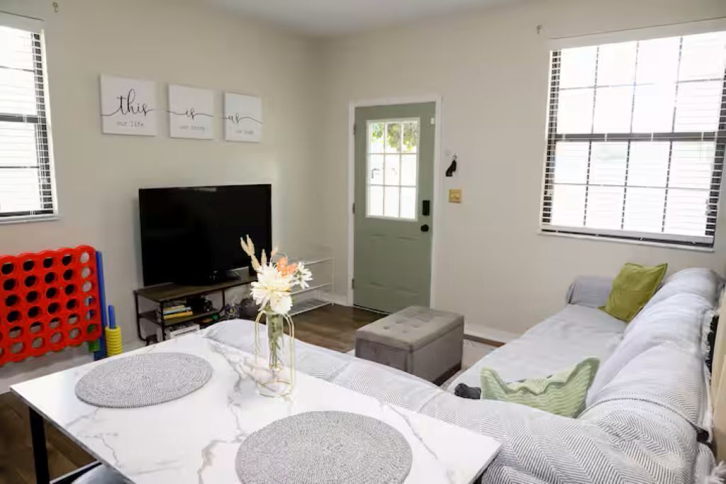 Photo of Livingroom in Lake City