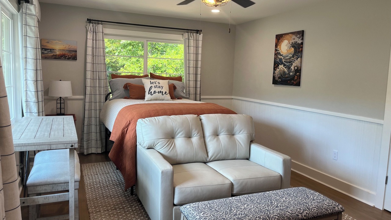 Photo of Bedroom in Fondren