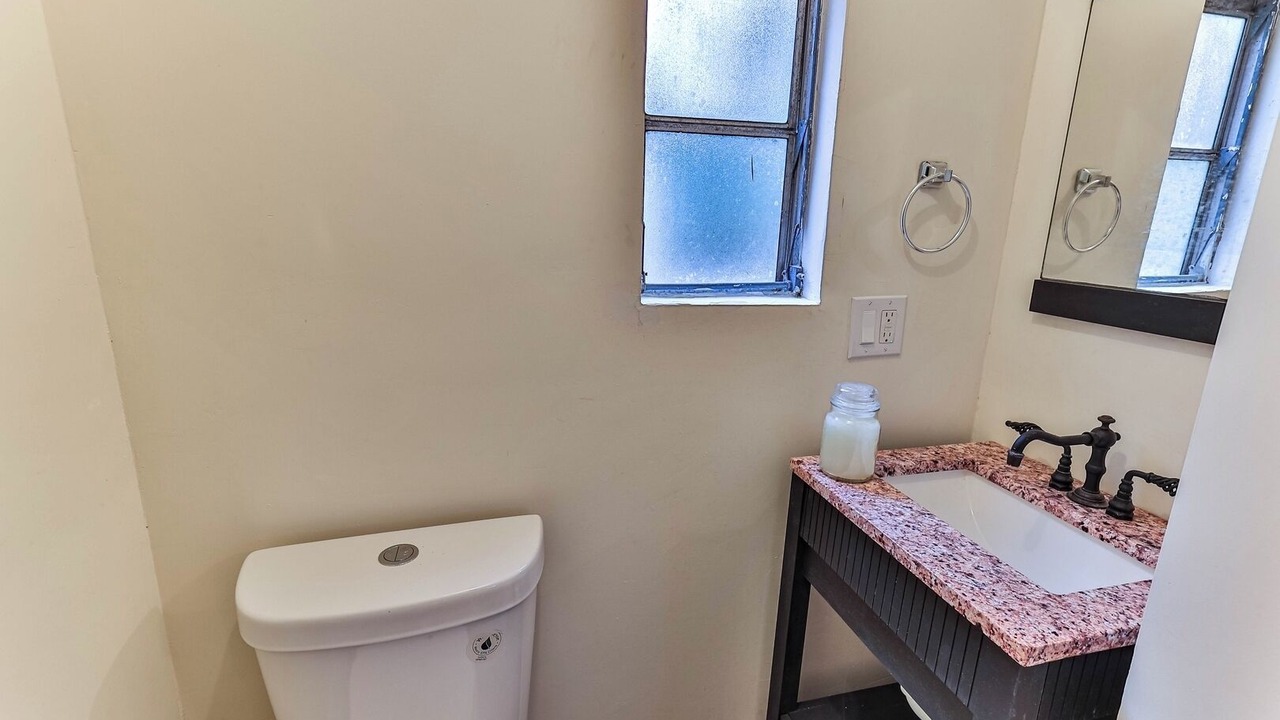 Photo of Bathroom in Citra