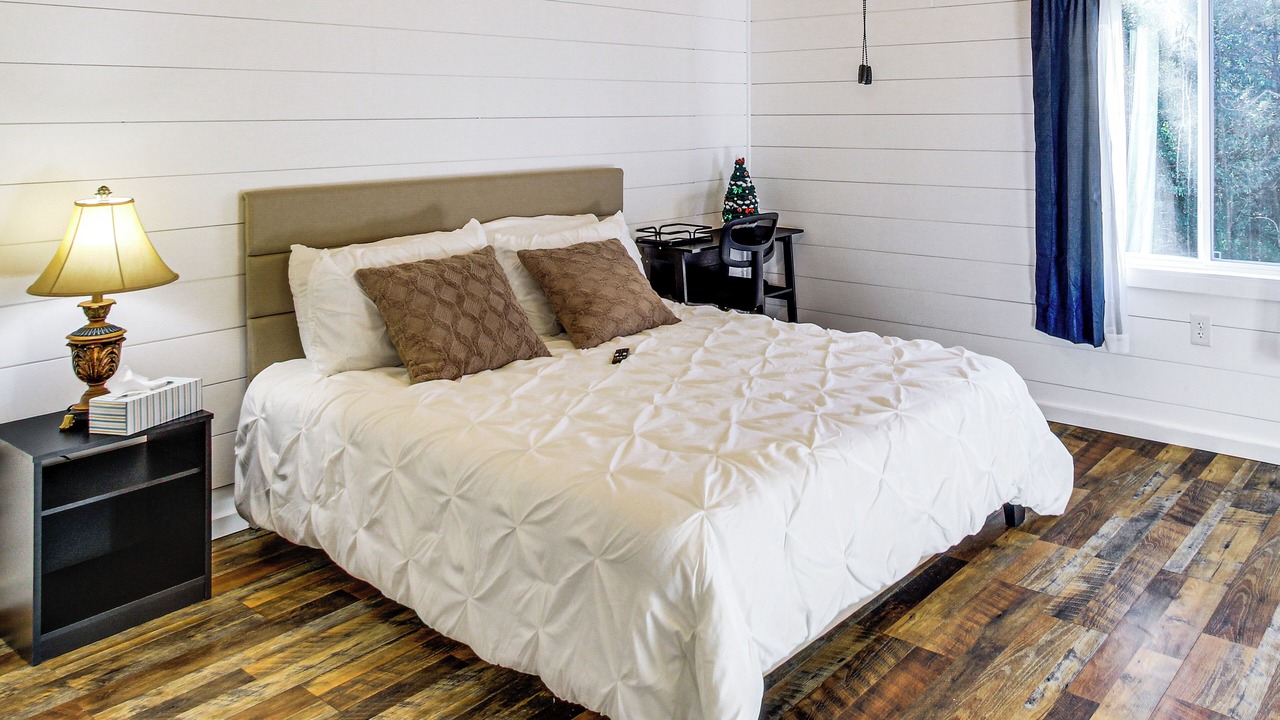 Photo of Bedroom in Enterprise