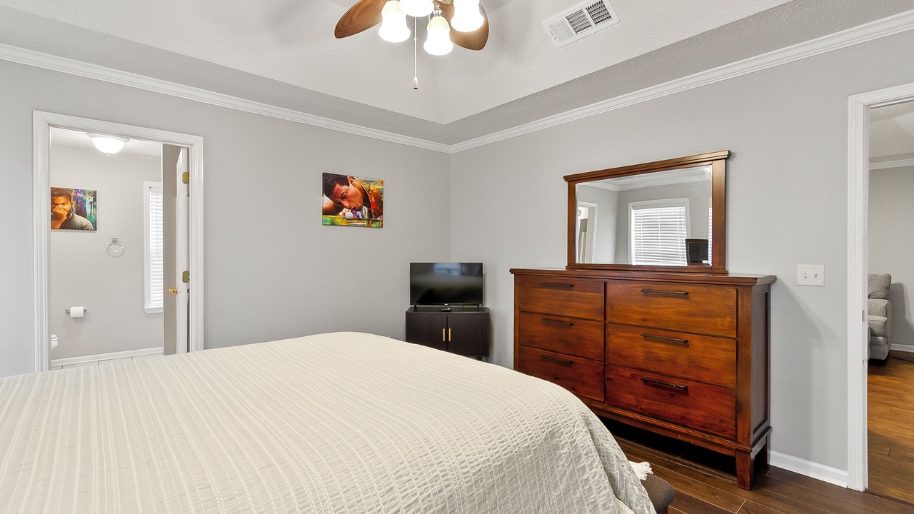 Photo of Bedroom in Northport