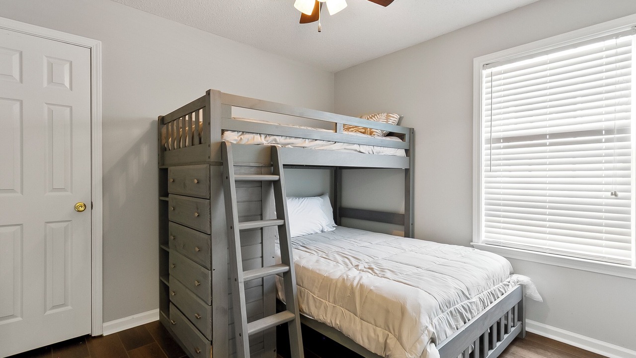 Photo of Bedroom in Northport