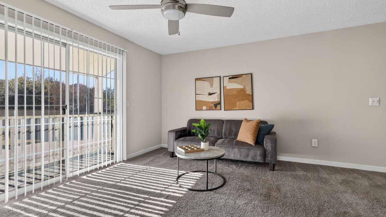 Photo of Livingroom in Tougaloo