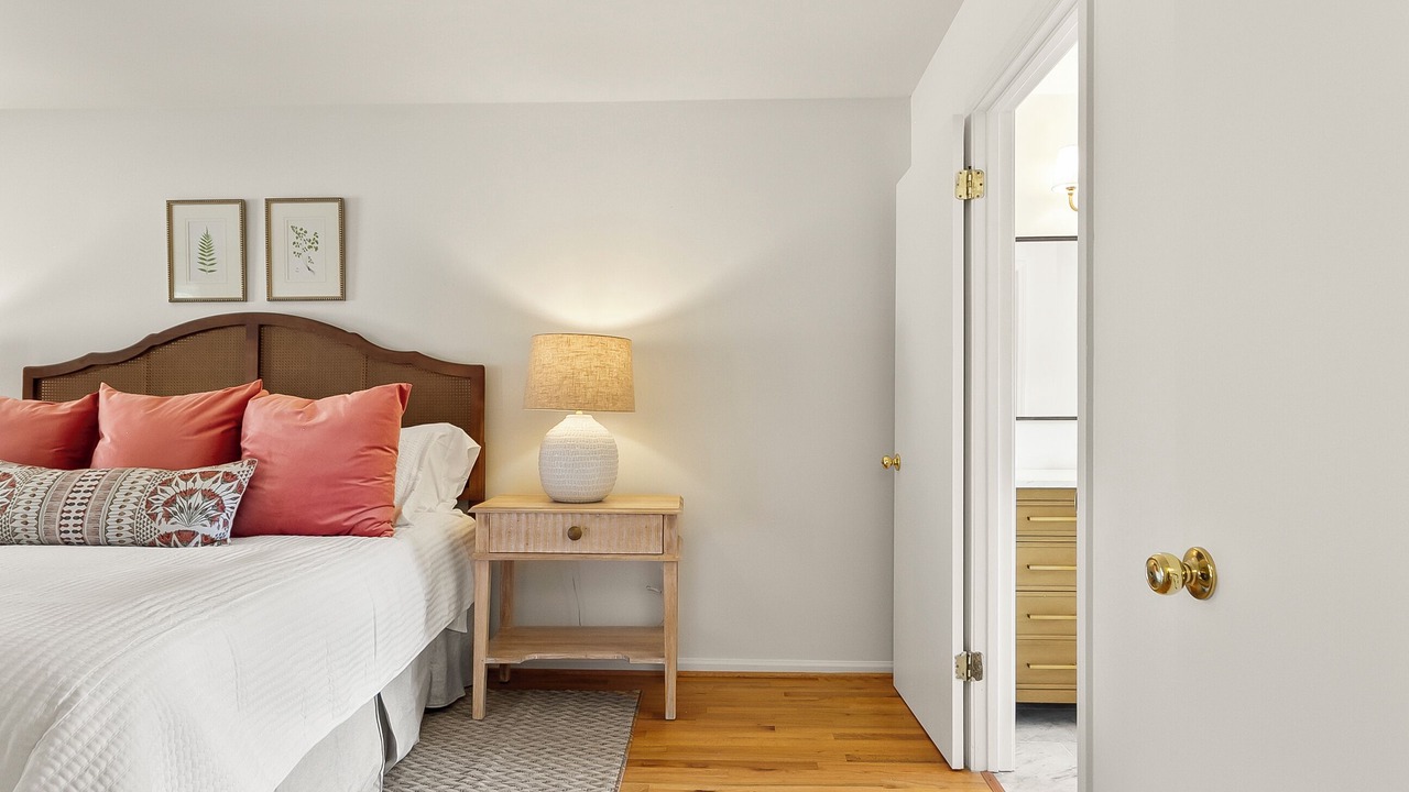 Photo of Bedroom in Northport