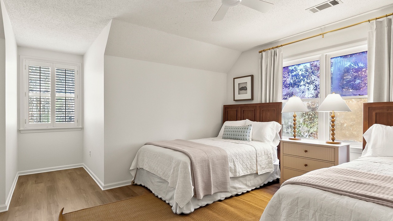 Photo of Bedroom in Northport