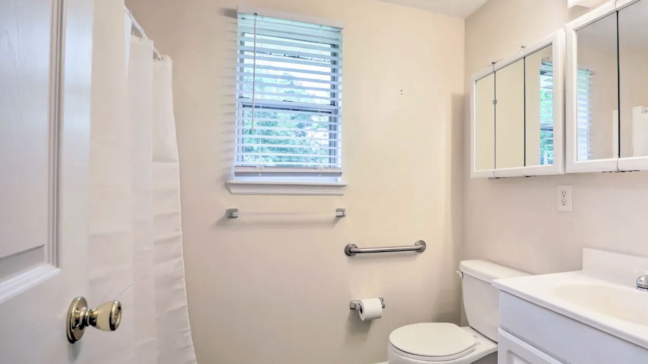 Photo of Bathroom in Melrose