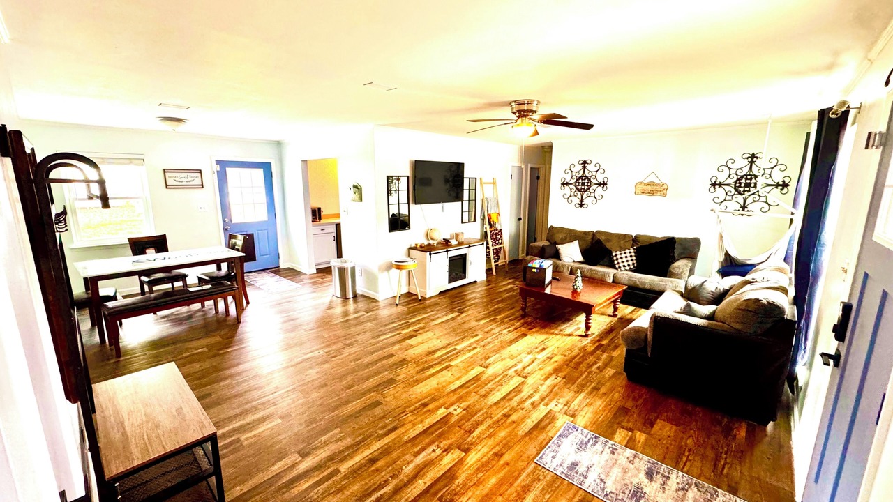 Photo of Livingroom in Milton
