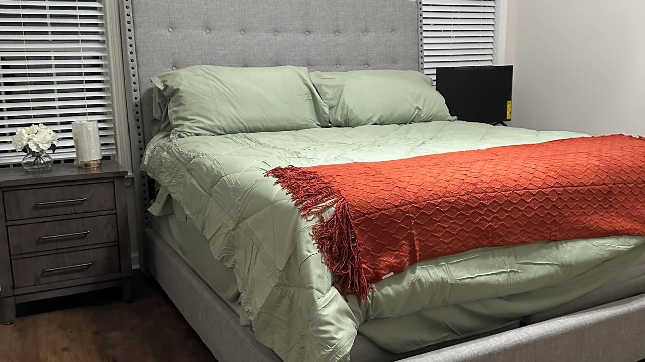 Photo of Bedroom in Northport